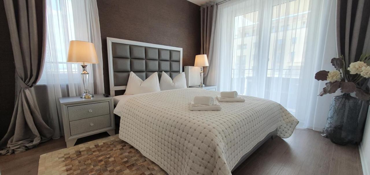 Royal Apartment Brasov Exterior photo