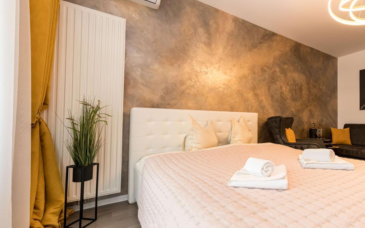 Royal Apartment Brasov Exterior photo