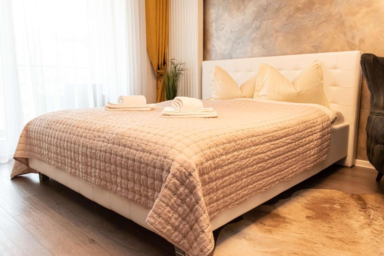 Royal Apartment Brasov Exterior photo